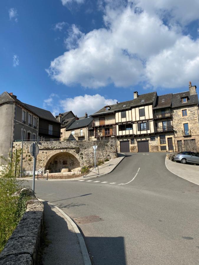 Au Pont D'Olt Otel Saint-Côme-dʼOlt Dış mekan fotoğraf