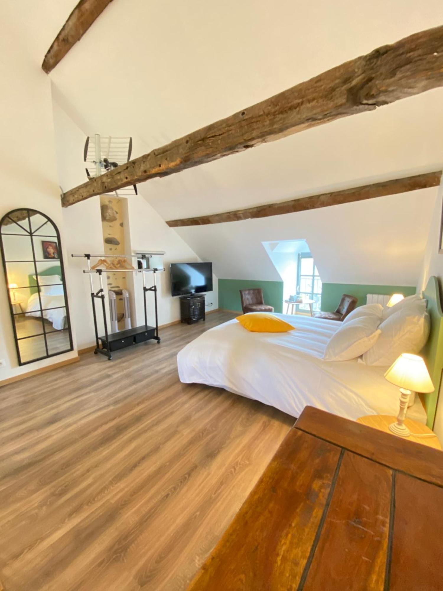 Au Pont D'Olt Otel Saint-Côme-dʼOlt Oda fotoğraf