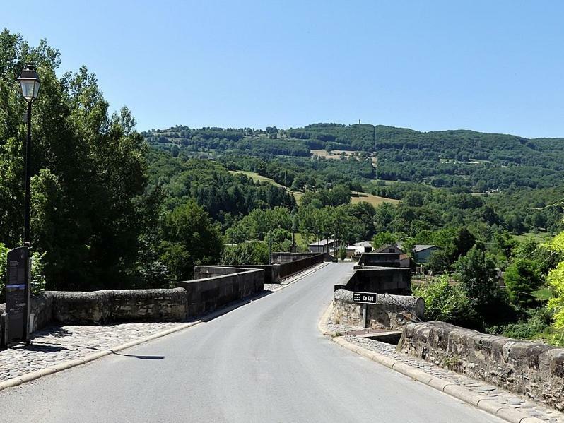 Au Pont D'Olt Otel Saint-Côme-dʼOlt Dış mekan fotoğraf